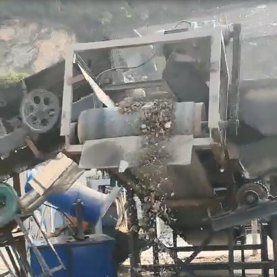 東莞項目建筑裝飾生活垃圾篩分現場